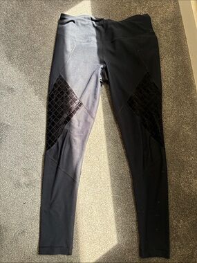 High-Waist Black Quilted Detail Leggings